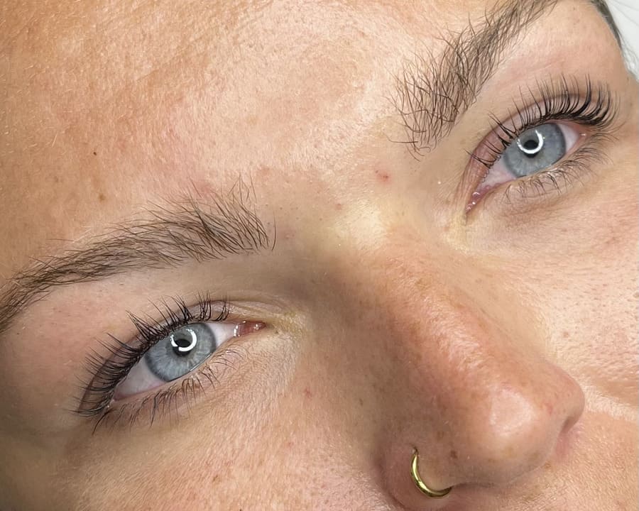 Eyelash Lift vs. Eyelash Perm: What’s the Difference?