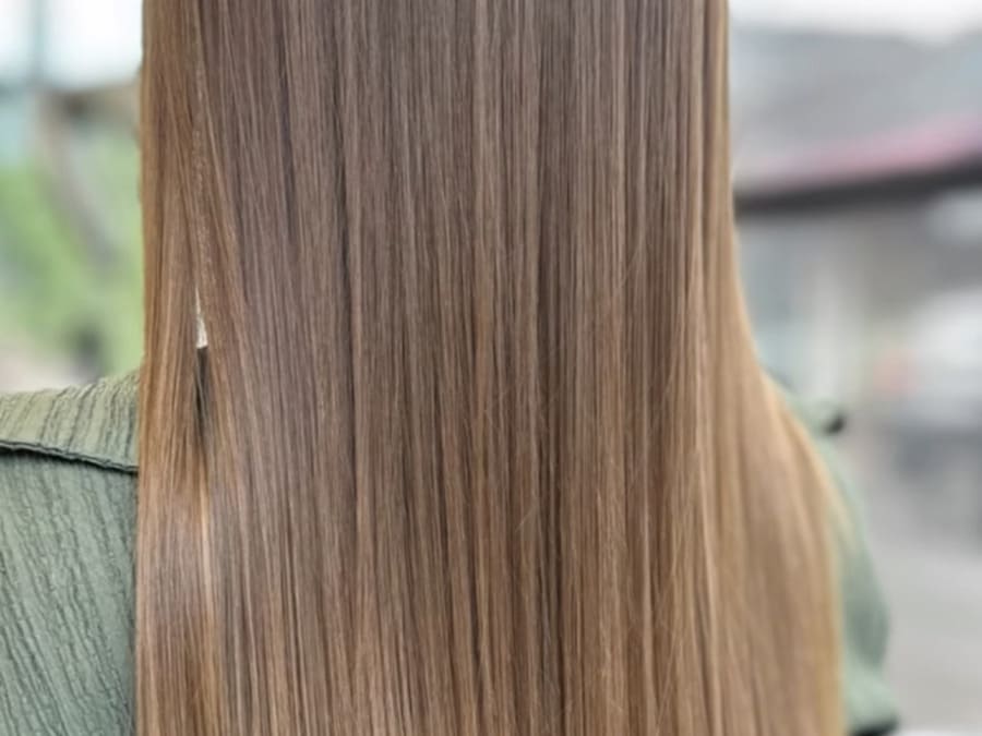 Keratin vs Nanoplasty vs Hair Straightening: Which Hair Smoothing Treatment is Right for You?